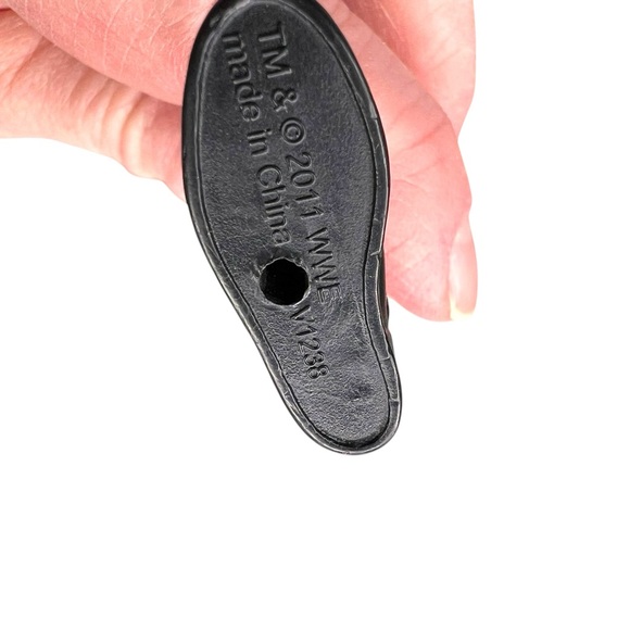 Lot of 6 WWE TM 2000’s Wrestling Figures All In Good Condition! - Picture 3 of 3